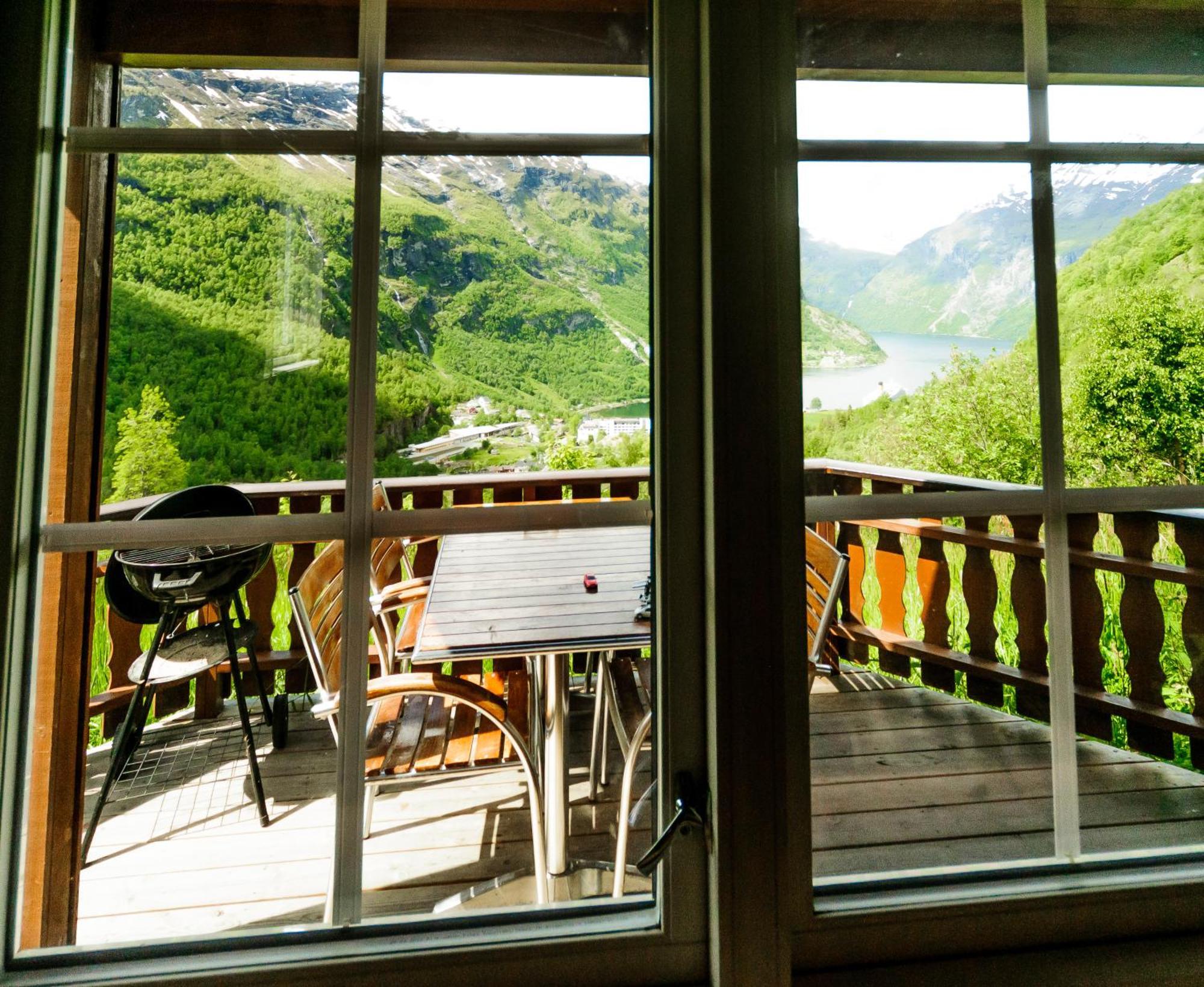 Fossen Accommodation Geiranger Kültér fotó
