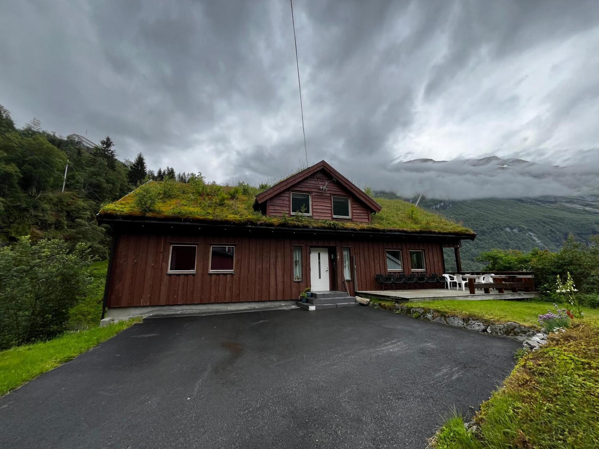 Fossen Accommodation Geiranger Kültér fotó